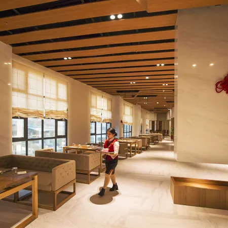Leader Hotel