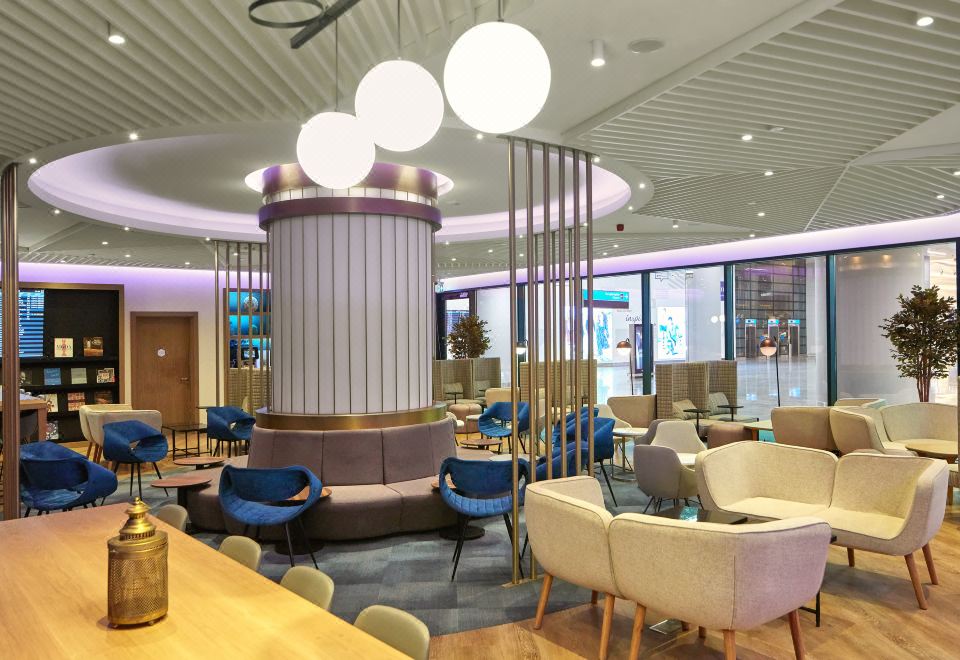 1. 요텔에어 이스탄..