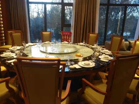 Jinhu Yang International Hotel