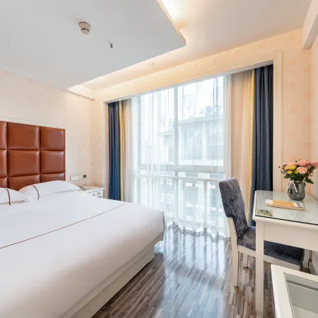Ling Shang Hotel (Yiwu International Trade City)