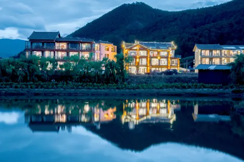 Gulu‘s house Lake View Smart Holiday Hostel Hotels in Ninglang
