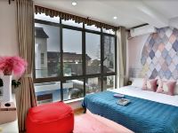 上海慕心创意设计酒店 - 繁花似锦大床房