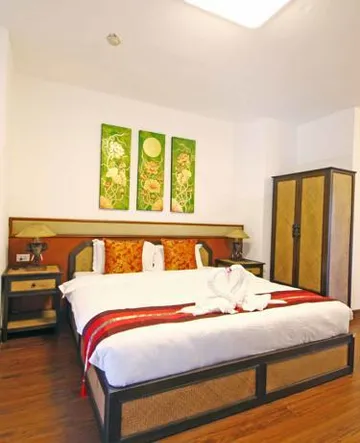 รูปภาพของเจด ทาวเวอร์