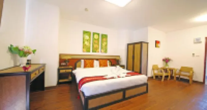 Jade Tower Hotels near Sacred Heart Cathedral