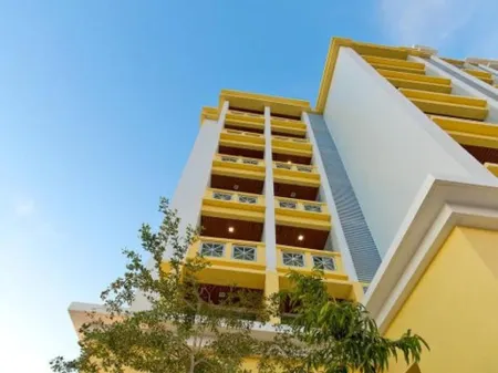 Blanco Apartment Hotel Отели рядом с достопримечательностью «Tanjung Batu Vista Point 1»