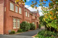 Quest Trinity House Hotels in New Town