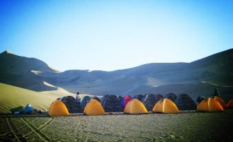 Dunhuang Tangren Pavilion (Mingsha Mountain Crescent Spring Scenic Area)