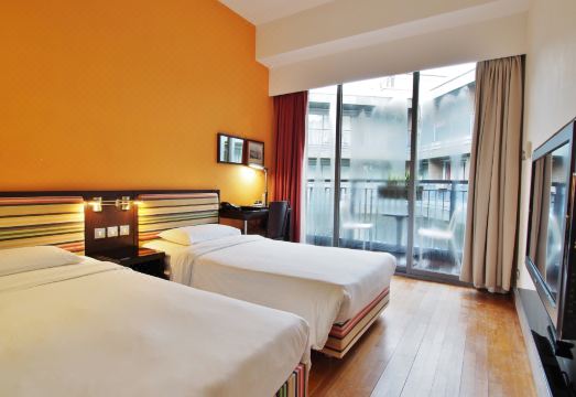 Y-로프트 호스텔