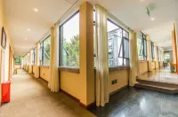 Mount Forest Hotel