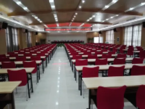 Golden Holiday Hotel