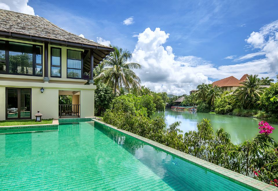 야룽완 호텔 예약