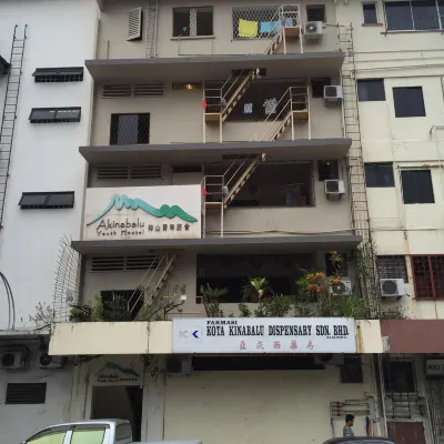 Akinabalu Youth Hostel Các khách sạn gần Tháp đồng hồ Atkinson