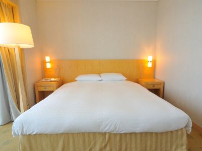 【イーストウィング館】ダブルルーム ラグナガーデンホテルの写真