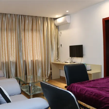 Wangjianglou Business Hotel