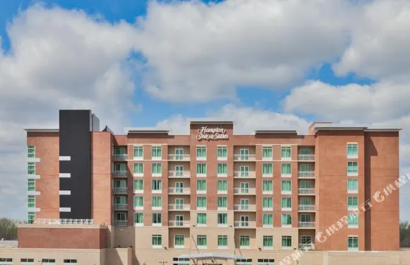 歐文斯伯勒市中心/水岸希爾頓套房酒店