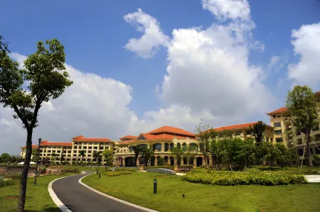 Yourworld International Conference Center Отели рядом с достопримечательностью «Jinhua Qilu Mountain»