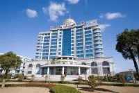 Golden Eagle Hotel Отели рядом с достопримечательностью «Лунг-Бан (Пейзажный мост в Шаньси-Мун)»