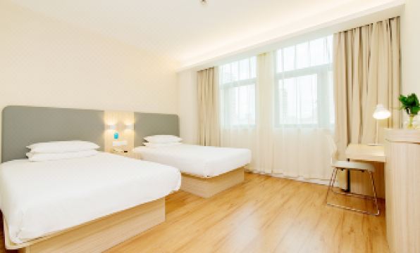 HanTing Hotel (Shanghai Nanjing Road Pedestrian Street Center)