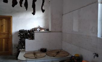 Jiangling Huafeng Inn