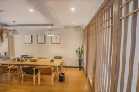 Hanxuan by the Lake Hostel