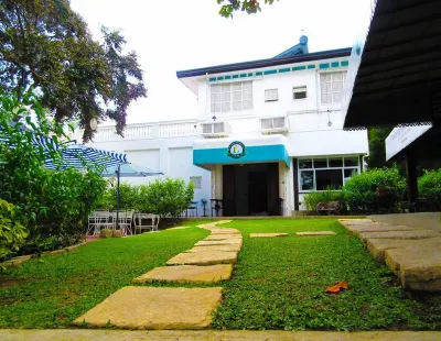 Paradores Del Castillo Hotels in Taal