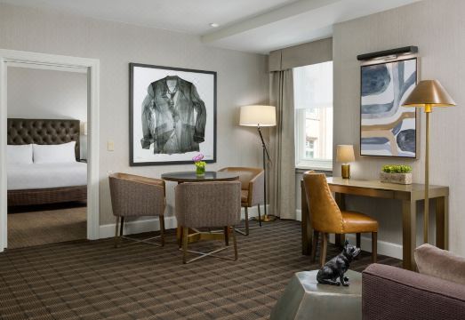 힐튼 보스턴 파크 플라자의 고전적인 로비나 객실