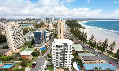 Rainbow Commodore Coolangatta