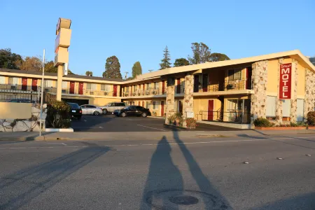 The Islander Motel Santa Cruz CA