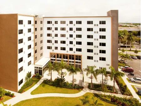 Element Miami Doral Отели рядом с достопримечательностью «Трамп Нешнел Дорал Майами»