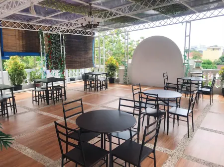 Lewi House Отели в г. Sei Sikambing D