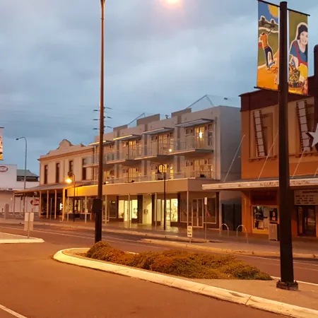 Semaphore Splash Apartments