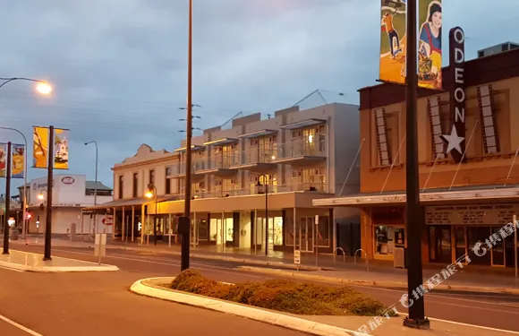 信號燈水花公寓