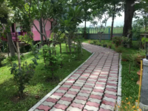 플로엔치와 반 홀란다 주변 호텔