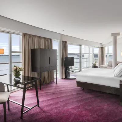 Hilton Auckland Hotels near Viaduct Harbor