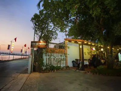 Riverside Plum Garden Villa فنادق في Duy Phuoc