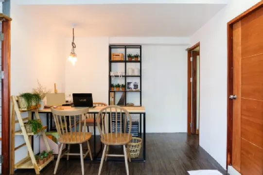 OON Poshtel x คาเฟ่ โรงแรมใกล้The Elephant Jungle Paradise Park Office.