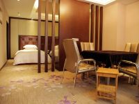 重庆苏比克酒店 - 豪华大床房