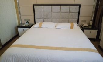 Yunmeng Hyatt Select Fashion Hotel