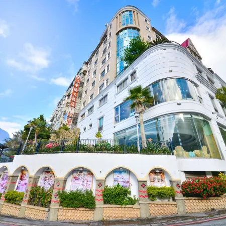 Hotel Tilun Dongpu spa Отели рядом с достопримечательностью «Храм Tsu Yun»