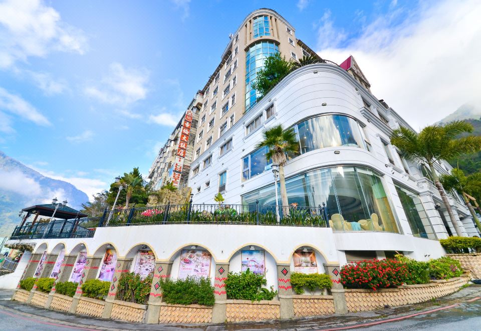 Hotel Tilun Dongpu Spa