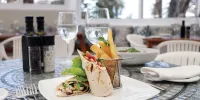 The Bay Hotel - พร้อมอาหารเช้า