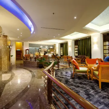 Hotel Royal Kuala Lumpur Отели рядом с достопримечательностью «Торговый центр Starhill Gallery»