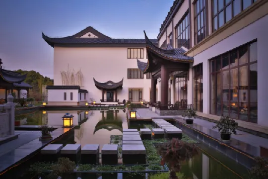 Yueshanxuan Hotel Отели рядом с достопримечательностью «Zanghai Temple»