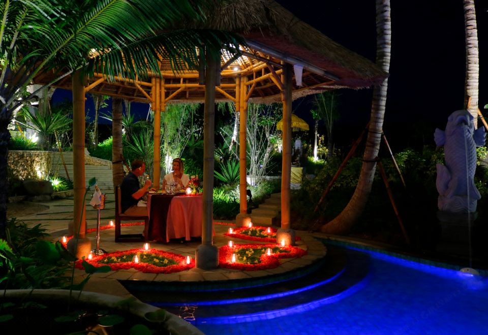 로열 튤립 스프링힐 리조트 짐바란 수영장