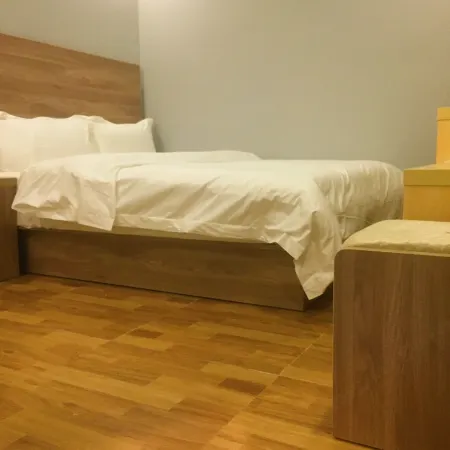 Seven Orange Hotel Shenzhen (Tianan Yungu Huawei Base Store) Отели рядом с достопримечательностью «Штаб-квартира компании Huawei»