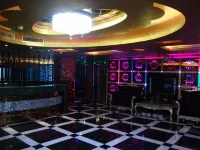 Oriental Holiday Hotel