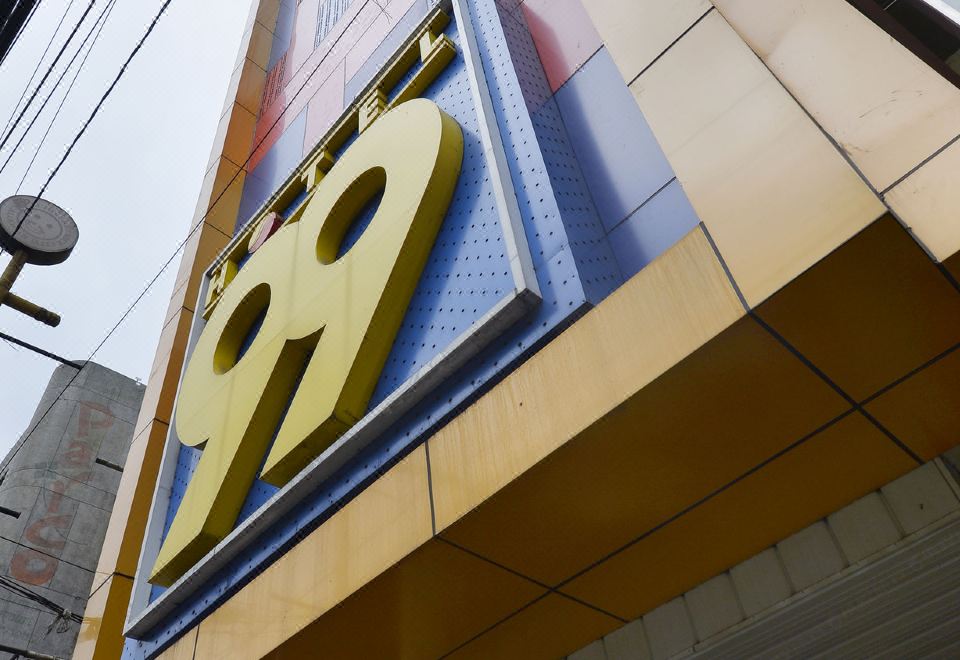 Hotel 99 Monumento Caloocan