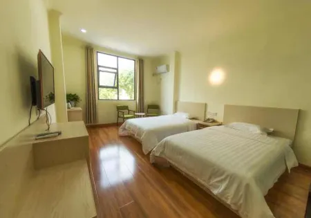 Cheng Yuan Express Hotel Отели рядом с достопримечательностью «Yuanfu Wanning Palace»