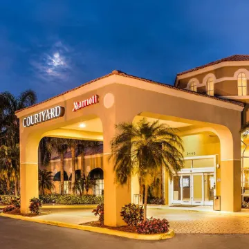 Courtyard Fort Lauderdale North/Cypress Creek Hotels near Fort Lauderdale Executive Airport