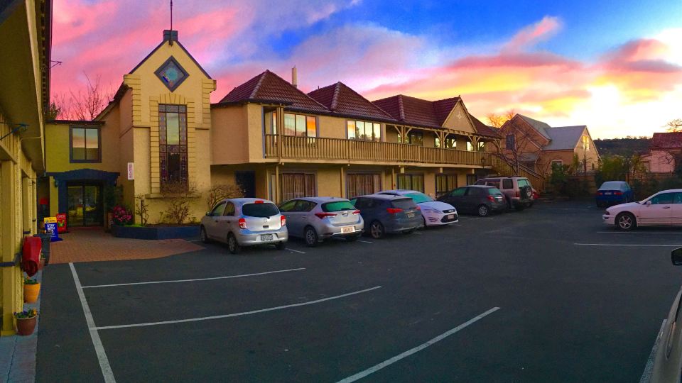 Cable Court Motel